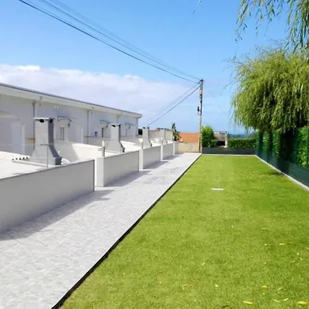 Comfortable House In + Garden And Sea View. Дом отдыха Marinhas (Braga)