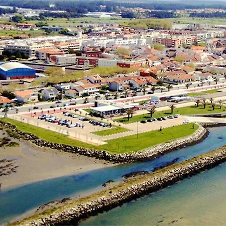 Comfortable House In + Garden And Sea View. * Marinhas (Braga)