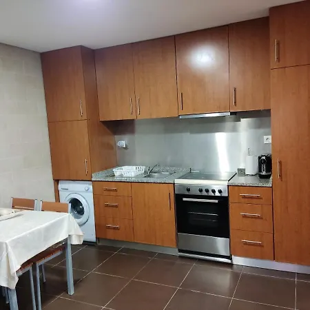 Comfortable House In Marinhas + Garden And Sea View. *