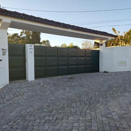 Comfortable House In Marinhas + Garden And Sea View. *