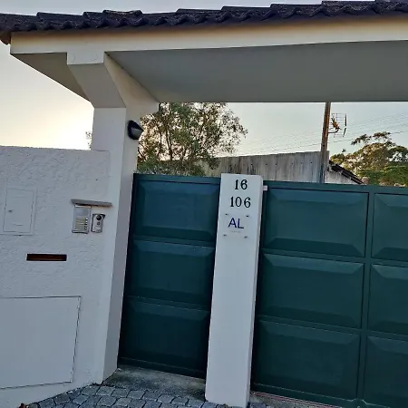Comfortable House In Marinhas + Garden And Sea View.