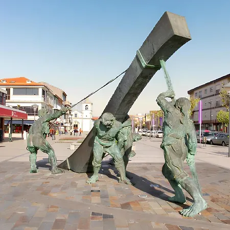 Comfortable House In + Garden And Sea View. * Marinhas (Braga)