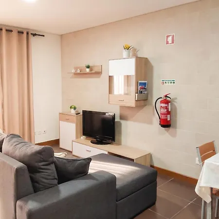 Comfortable House In + Garden And Sea View. * Marinhas (Braga)