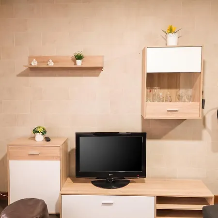 Comfortable House In + Garden And Sea View. 펜션