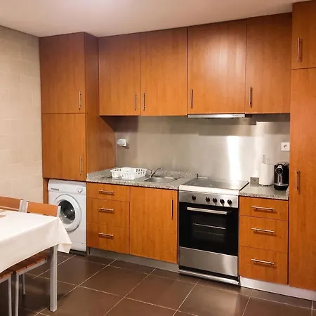 Comfortable House In + Garden And Sea View. * Marinhas (Braga)