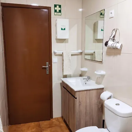 Comfortable House In + Garden And Sea View. * Marinhas (Braga)