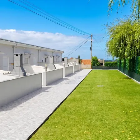 Comfortable House In + Garden And Sea View. *