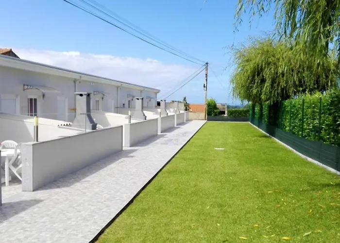 Comfortable House In + Garden And Sea View. Prázdninový dům Marinhas (Braga)