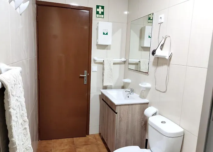 Comfortable House In + Garden And Sea View. Casa vacanze Marinhas (Braga)