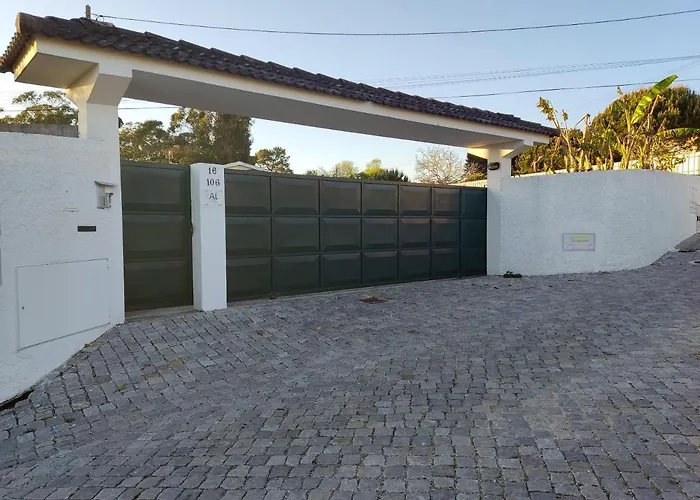 Comfortable House In + Garden And Sea View. *