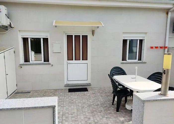 Comfortable House In + Garden And Sea View. *