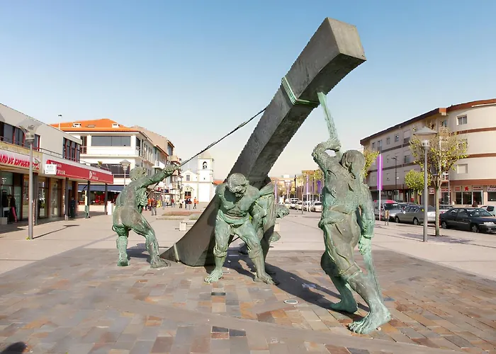 Comfortable House In + Garden And Sea View. * Marinhas (Braga)